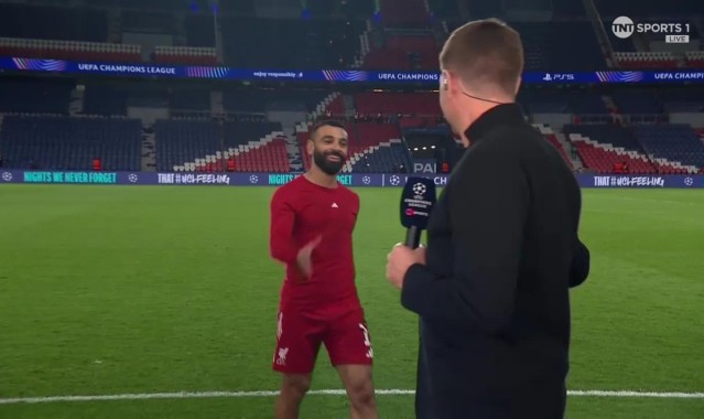 枯坐90分钟，萨拉赫赛后与杰拉德打招呼后拒绝了采访请求