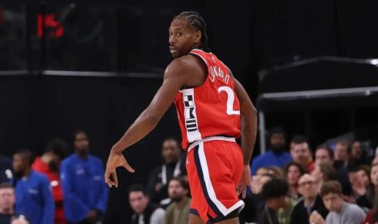 星空体育官网-【人物】时隔6年再现颠筐绝杀 莱昂纳德就此反弹？